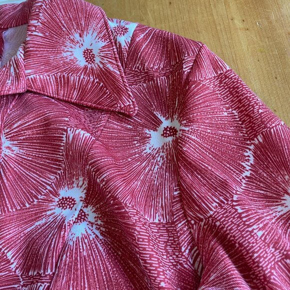 Vintage 1970s top, red and white abstract floral pattern, long sleeves blouse - Picture 2 of 10